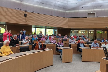 VdK Sulz im Plenarsaal des Landtag folgen den Ausführungen von Manuel Hailfinger
