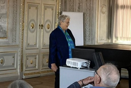 Referentin Frau Mayenberger