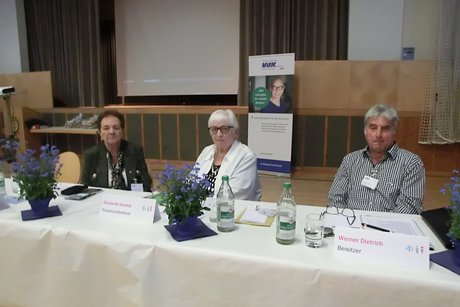 Links im Bild die stv. Ortsverbandsvorsitzende Monika Bauerochse.