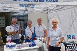 Frauenpower am Infostand