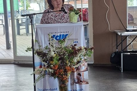 Elisabeth Schwarz-Zoll in Vertretung der Schriftf&uuml;hrerin