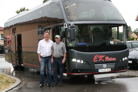Bus von EK-REISEN KRETZER steht bereit