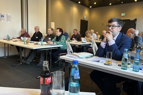 Blick auf die Delegierten.