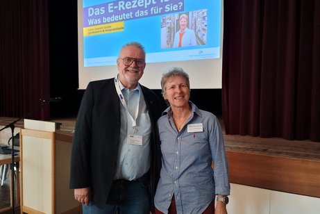 Hans Dehnicke mit der Referentin Frau Oswald-Gro&szlig;e