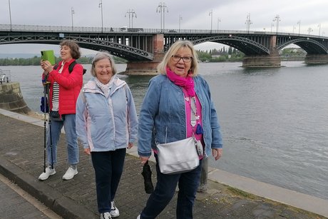 Tagesausflug 2025 - Besuch des Volksfest "Mainzer Rhein-Frühling" am Adenauerufer
