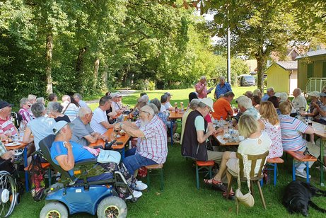 Viele Gäste beim Sommerfest 2025