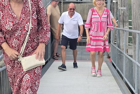 beim Verlassen des Schiffes