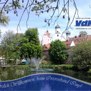 Blick vom Kurhaus Isny auf die Stadtmauer