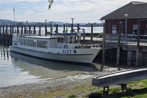 Fahrgastschiff Alet wartet bereits