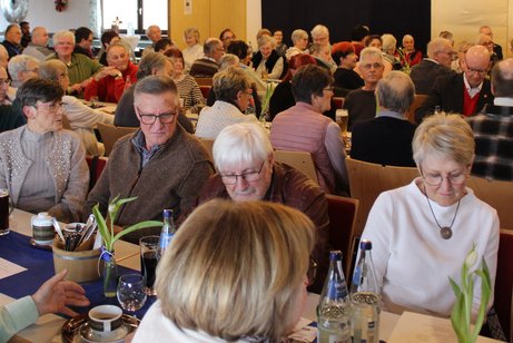 gro&szlig;er Andrang bei der Mitgliederversammlung