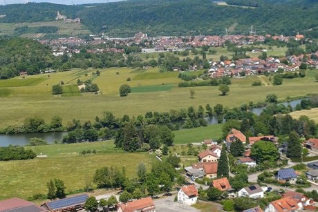 Blick von der Terasse der Burgschenke ins Neckartal
