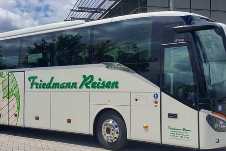 Reisebus der Firma Friedmann