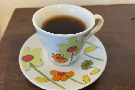 Gelbe Kaffeetase