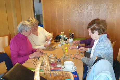 1 Spieltische mit Gästen