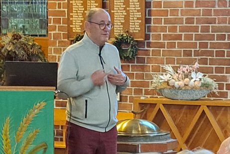 Referent Gerhard Rode bei seinem Vortrag