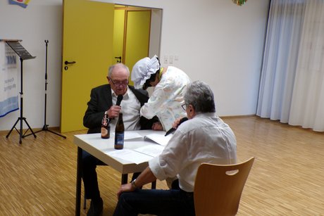 Die Nachtwandlerin raubt Mane aus.