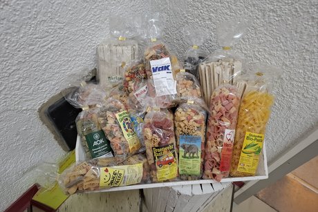 kleine Nudelauswahl verschiedener Formen und Motiven bei Pfalz Nudel in Gro&szlig;fischlingen