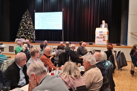 Winter-/Adventsfeier 2025 - Gru&szlig;worte der Stadt Mosbach von B&uuml;rgermeister Patrick Rickenbrot