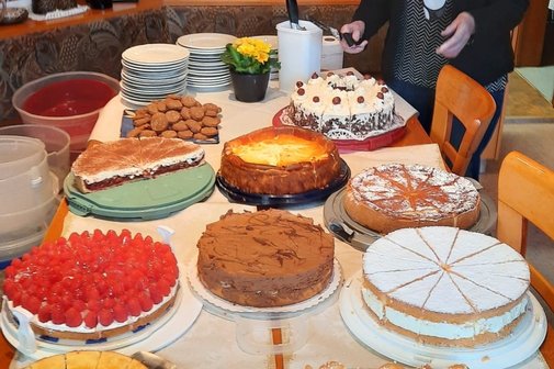 Kuchentafel beim vergangenen Kaffeeklatsch.