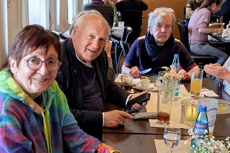 Dekan Leuze und VdK'ler im Gasthof Adler, Heudorf