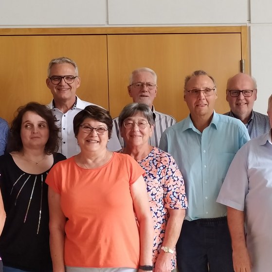 Die neu gewählte Vorstandschaft mit Gästen
