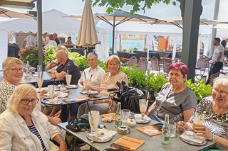 Kaffeepause an der Seepromenade in Überlingen