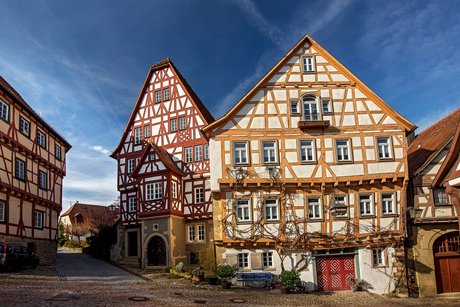 Bad Wimpfen Klostergasse Fassade eines großen Fachwerkhauses in Bad Wimpfen