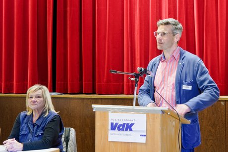 Oberbürgermeister Sebastian Schrempp begrüßt die Anwesenden