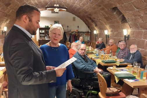 Ilona Sabine Neher und Bürgermeister Marco Gauger