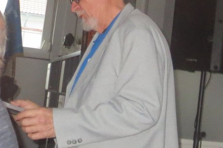 Der Ortsverbandsvorsitzende Harald Weickum hält die Begrüßungsrede