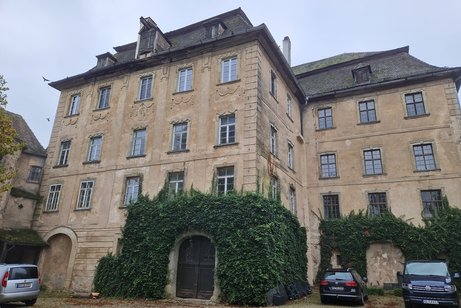 Die Au&szlig;enansicht von Schloss Hohenstadt