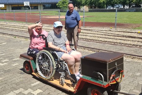 Bild zeigt Rollstuhlfahrer