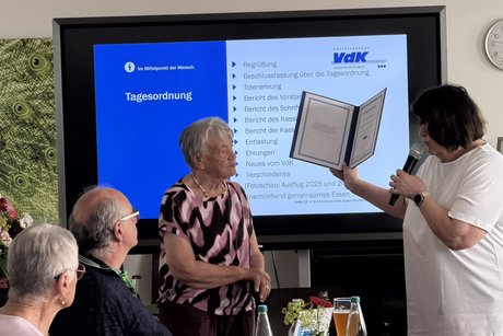 Verleihung der silbernen Ehrenmedaille f&uuml;r 25 Jahre ehrenamtliche Arbeit beim VdK f&uuml;r Elisabeth Maucher