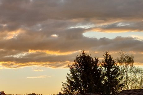 Ein Blick gen Westen zur untergehenden Sonne