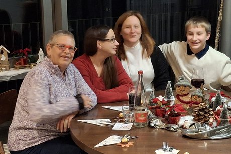 festlich geschmückter Tisch