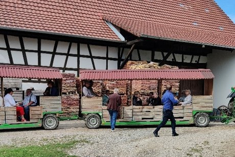 Vor der Abfahrt Im Hof
