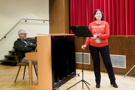 Gesangsvortrag von Andrea Eich, begleitet von Herbert Deck