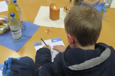 Der Weihnachtsmann freut sich &uuml;ber das Bild