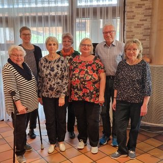 von links nach rechts: Erna Bareis (Frauenvertreterin), Heike Schiller (Beisitzerin), Marlies Lange (Vorsitzende), Christel Brodersen (Kassiererin), Marion Rube (Schriftführerin), Siegfried Schnurr und Hildegard Schwaderer (Revisoren)