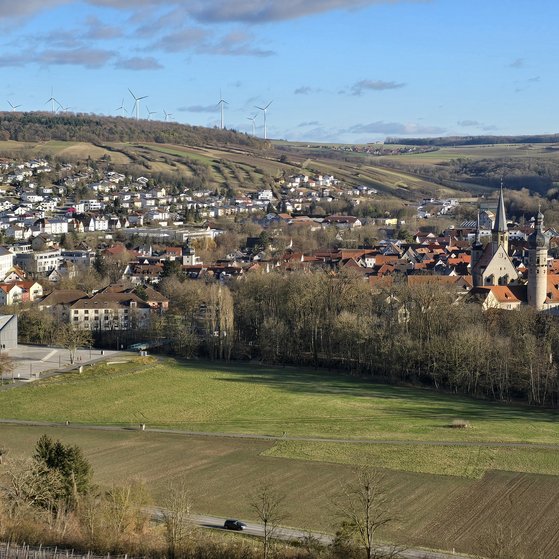 Blick auf Schloss Weikersheim und Tauber Philharmonie