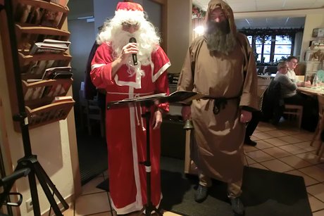 Der Weihnachtsmann mit seinem Knecht Rupprecht