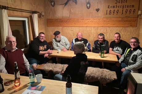 Gemütliches beisammensein in der Lemberghütte
