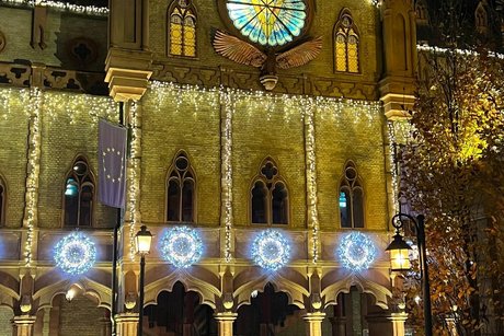 Weihnachtslichter an einem Geb&auml;ude