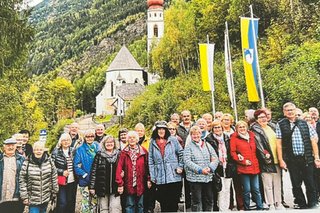 Die VdK-Reisegruppe vor der Wallfahrtskirche in Kaltenbrunn