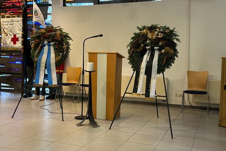 Kr&auml;nze von der Stadt Wernau und dem VdK- OV Wernau