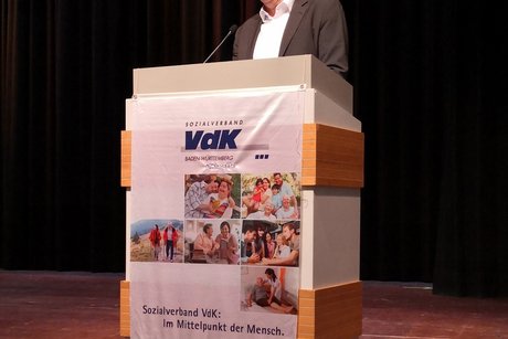 Winter-/Adventsfeier 2025 - Gru&szlig;worte der Stadt Mosbach von B&uuml;rgermeister Patrick Rickenbrot