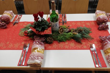 Tischschmuck mit Geschenk ( 1Packung Nudeln ) für die Gäste