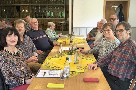 Mitglieder der HV am Tisch