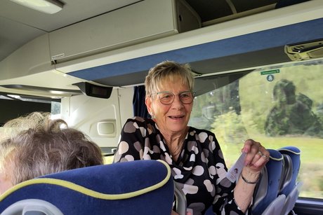 Das Bild zeigt Karin Koletzko die uns mit Infos zu den n&auml;chsten Reisezielen versorgt