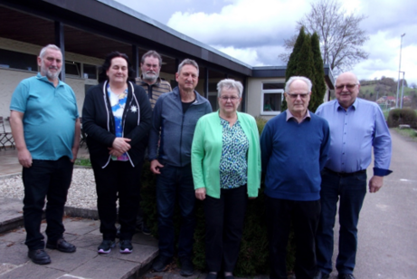 Neue Vorstandschaft des VdK OV Vellberg v.l.n.r. Günter Vogelmann (Kassenprüfer) Karin Vogelmann, Karl-Heinz Hübsch, Michael Breiter (Beisitzer/in), Gertrud Kreher (Frauenbeauftragte) Reinhard Kreher (Kassenprüfer) Thomas Hägele (Voritzender) Horst Hartmann (Kassier) und Jürgen Faust (Beisitzer) ohne Foto |